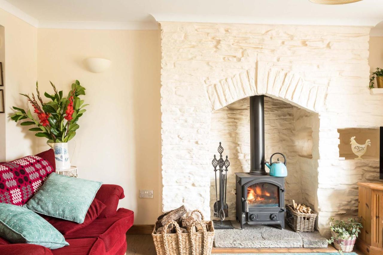 2 Tan Yr Eglwys Villa Pontardawe Bagian luar foto