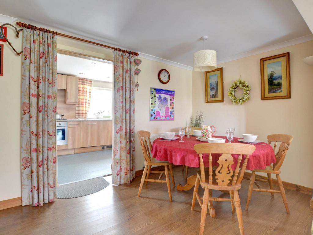 2 Tan Yr Eglwys Villa Pontardawe Bagian luar foto